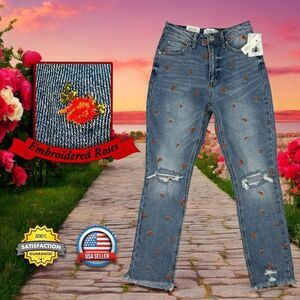 JUNIORS 7 REG True Craft High Rise Slim Crop Distressed Jeans Embroidered Roses
